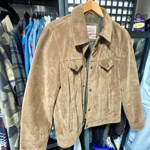 Levi’s Tan Faux Suede Trucker Jacket 🧥 - Picture 3 of 5